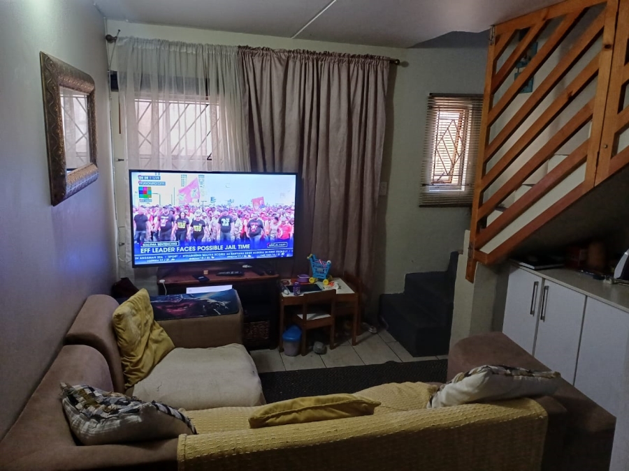 2 Bedroom Property for Sale in Delft Western Cape